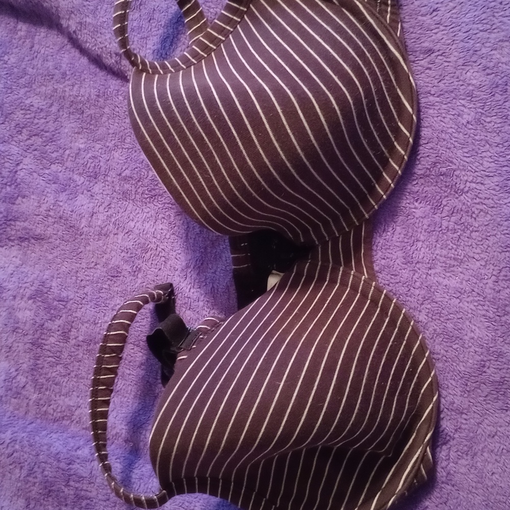 🎉 HOST PICK 🎉 Cacique T Shirt bra